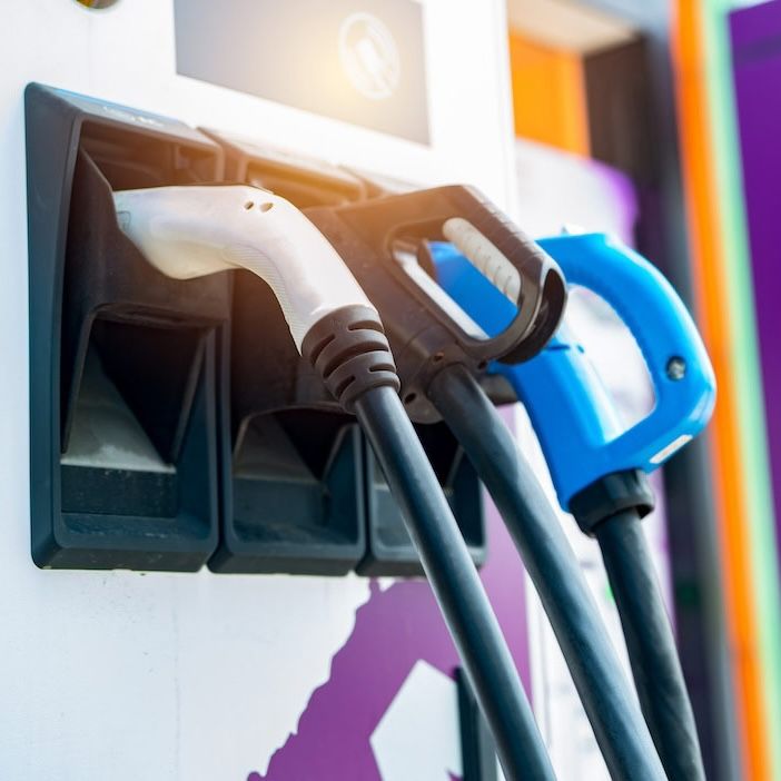 ระหว่างทริปเช่ารถขับไปต่างจังหวัดสามารถชาร์จแบตเตอรี่ได้ที่สถานีชาร์จ